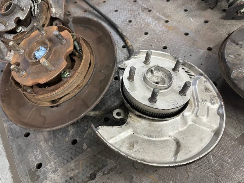 IMAGE 2023-06-08 15:36:23 Entrosten via mobilen Laser von Fahrzeugteilen und Oldtimern